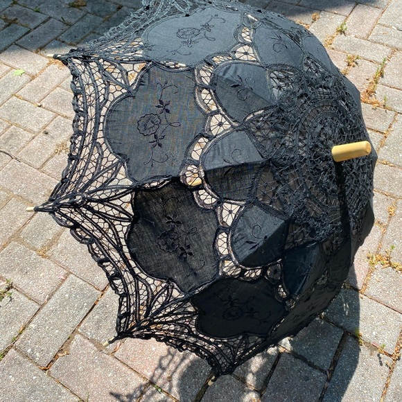 NWT Black Lace Witch’s Parasol. - Picture 3 of 7